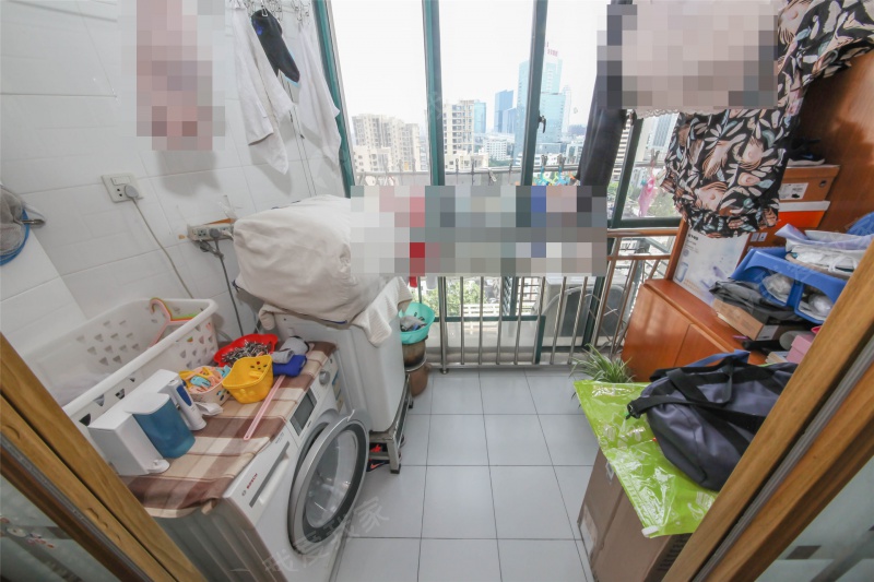 金桥站，电梯景观楼层，满五，精装修，建平可用，诚意出售二手房