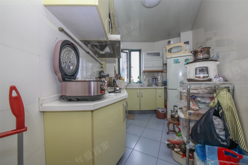 金桥站，电梯景观楼层，满五，精装修，建平可用，诚意出售二手房