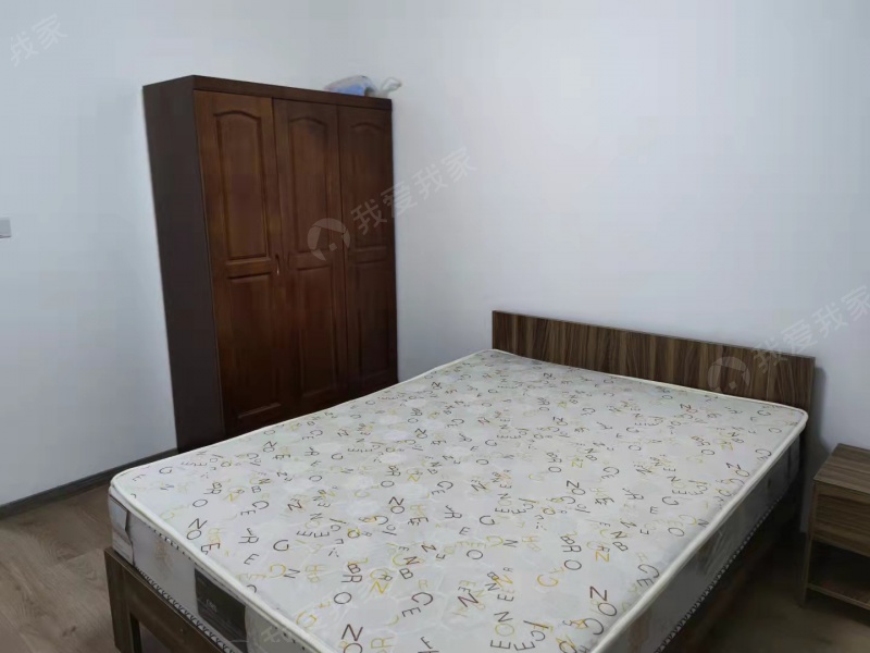 马群中垠紫金观邸精装修三室一厅诚心出售看房提前约二手房