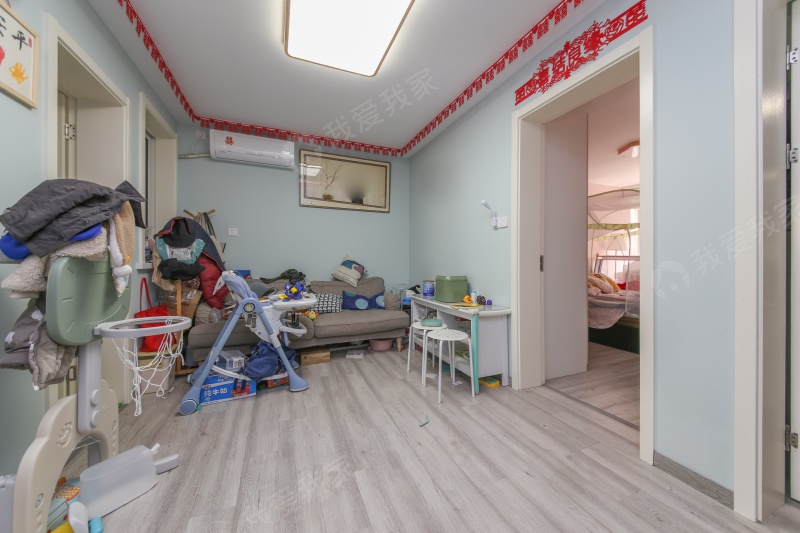 双南两房，不靠马路，户型方正，中间楼层