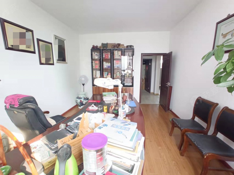 紫鑫中华广场六室三厅 南北通透可做2个单独的房子 实用面积大二手房