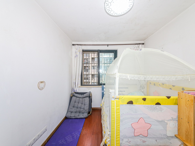 阳光嘉园 2室2厅 业主自住装修 拎包入住 带自行车库二手房