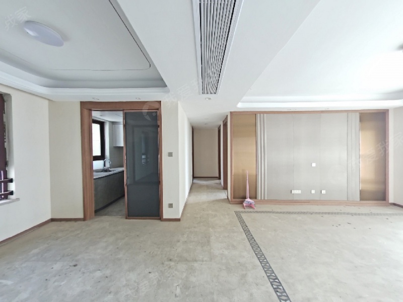 河西南 鲁能公馆（秦新名邸）精装自住三室二厅 双南外二手房