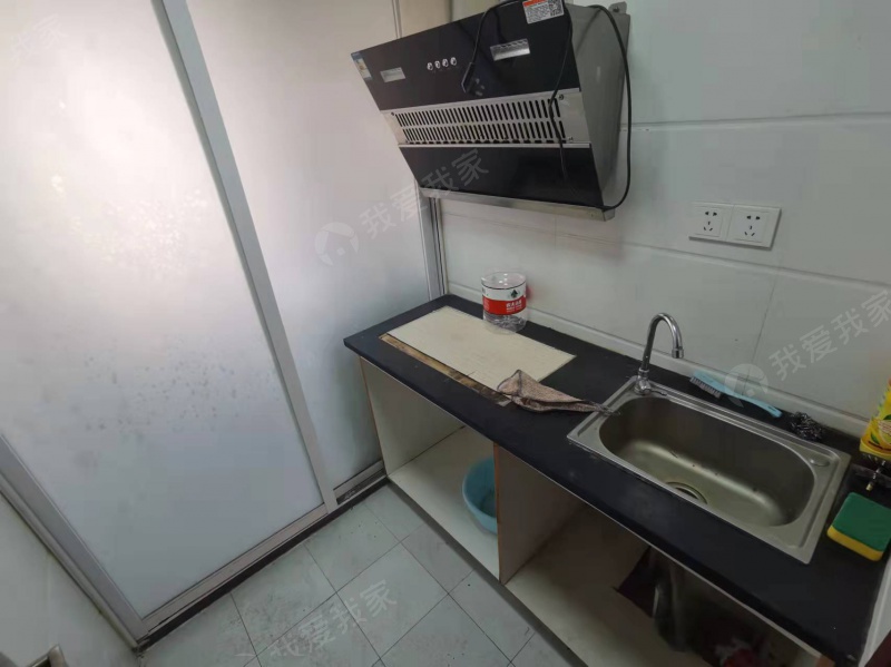 盘城新居 三室二厅 楼层好 业主诚心出售 看房方便二手房