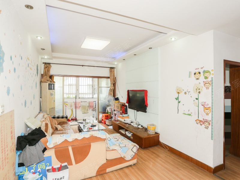 新区公园对面新出大三房，楼幢位置好，送独立17平大车库