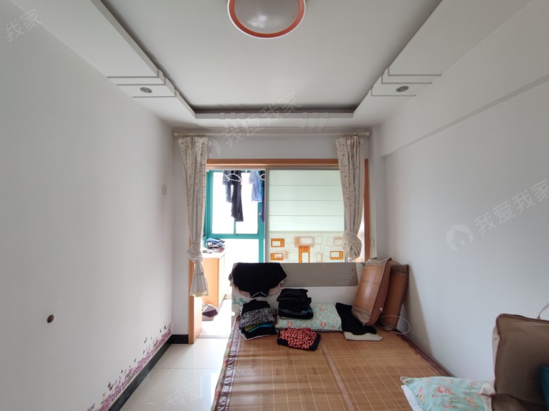 金王府三室二厅一卫诚意出售位置安静出行便利采光好二手房