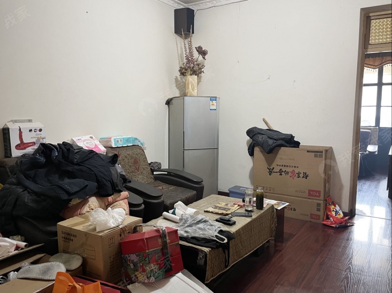 凤栖苑二室一厅小区中间位置不临街，楼层好采光佳二手房