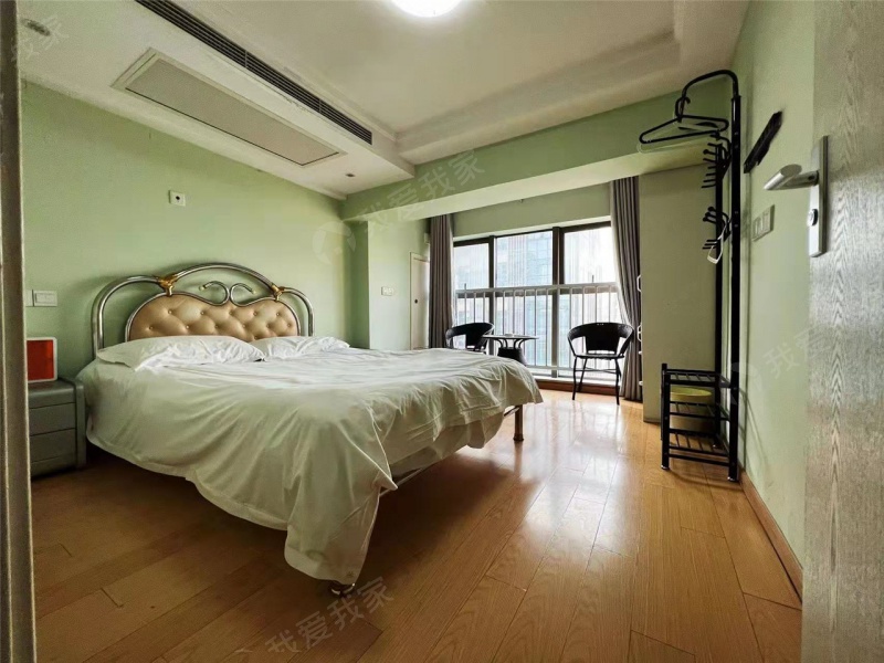 紫荆国际公寓二室一厅，周边配套好，设施完善，出行方便，