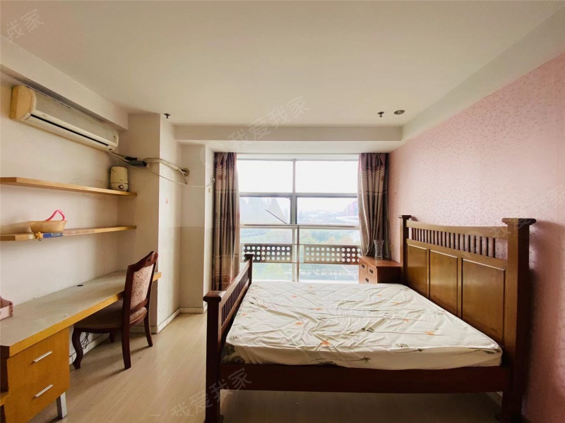 紫鑫国际公寓一室一厅视野好，采光充足，诚心出售，居家舒适