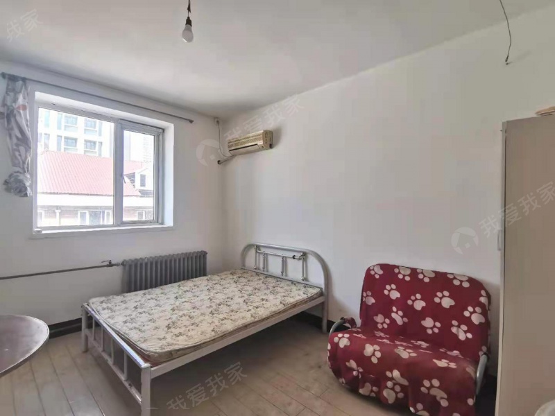南市街南荣里1室0厅，家具家电全齐，拎包入住