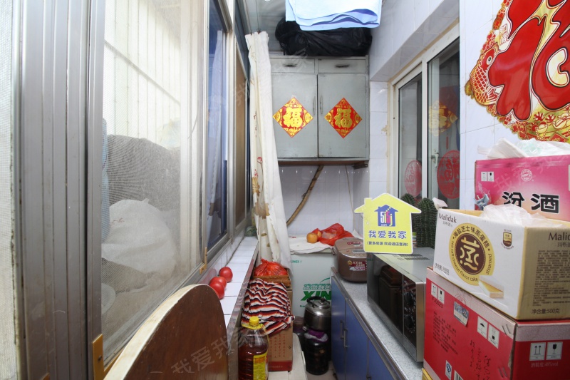 春艳里二室一厅，户型方正实用，诚意卖，随时看二手房