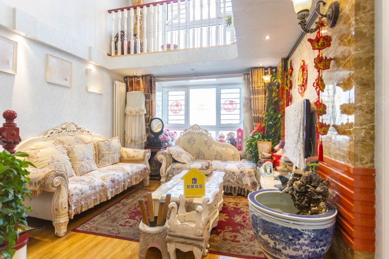 太原我爱我家五一路山大二院旁 复式楼 朝东采光好 大户型135平