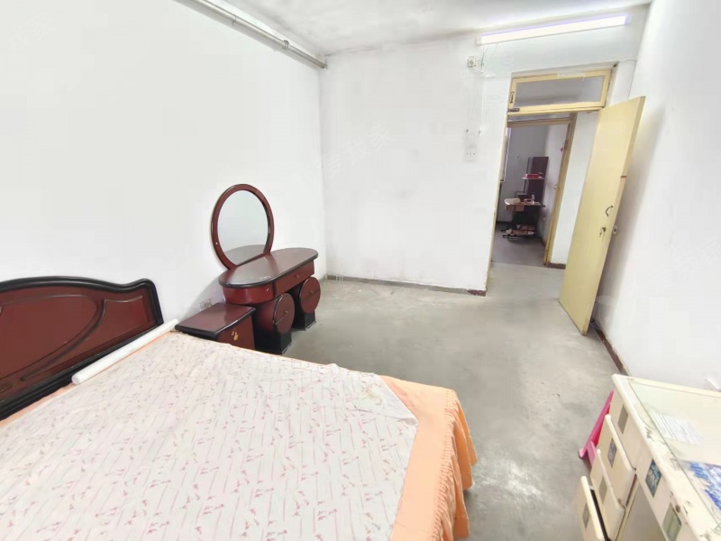 乌江南里二室一厅.简单装修.家具家电齐全.拎包入住。