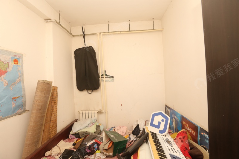 欣荣馨苑 两室，带地下室，中等装修二手房