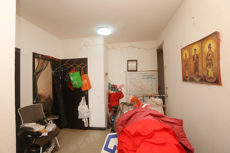 欣荣馨苑 两室，带地下室，中等装修二手房