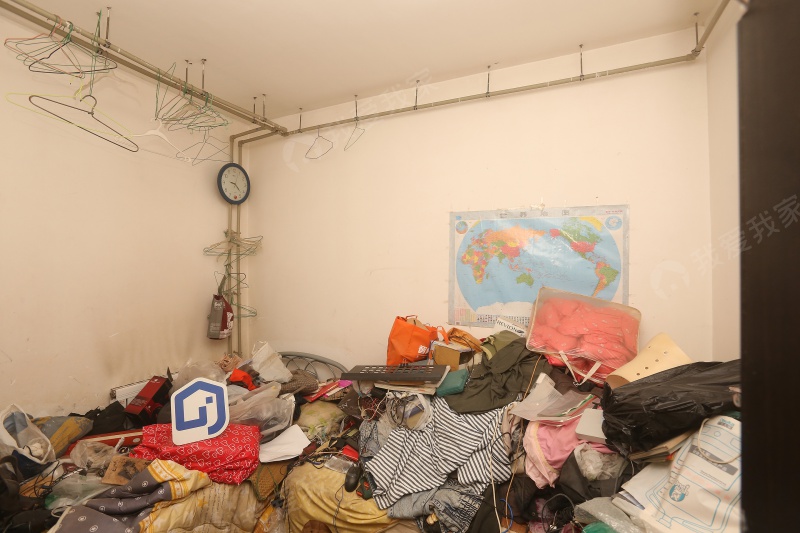 欣荣馨苑 两室，带地下室，中等装修二手房